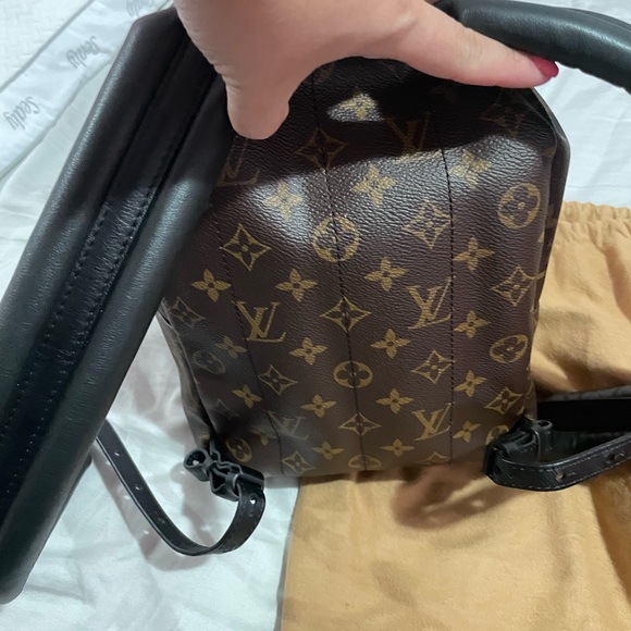 PM Palm Springs bag used lightly but in very great condition comes with dust bag - Picture 4 of 7